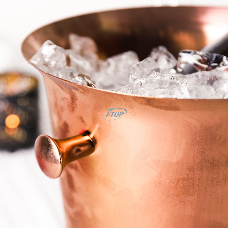 Cubo de hielo aislado de acero inoxidable de doble pared plateado con tapa y pinzas para barware con logotipo personalizado