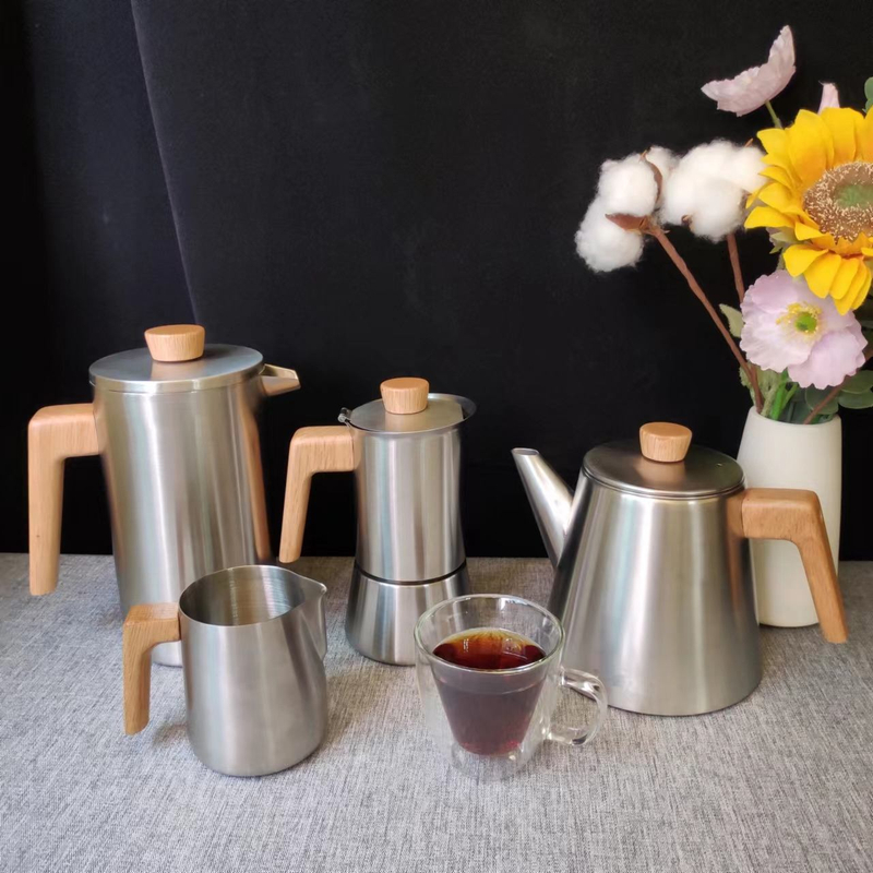 Tetera de 1,2 L resistente al calor de acero inoxidable de doble pared con mango de madera y infusor