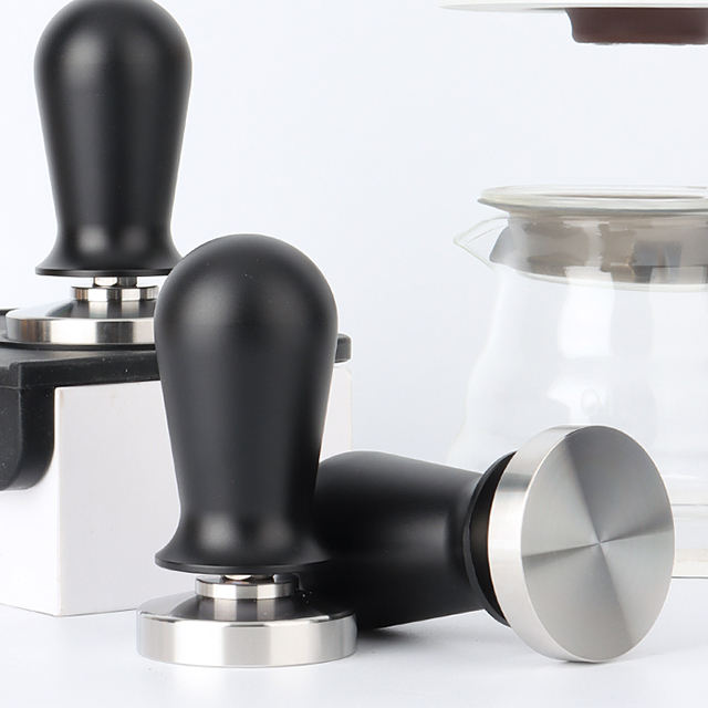 Tamper de café de 51 mm Presión regulada Calibrada Espresso Tamper de mano Base de acero inoxidable 304 Negro