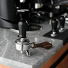 Tamper de café de 51 mm Presión regulada Calibrada Espresso Tamper de mano Base de acero inoxidable 304 Negro